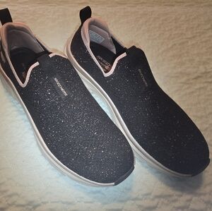 SKECHERS SLIP ON WALKING SHOES